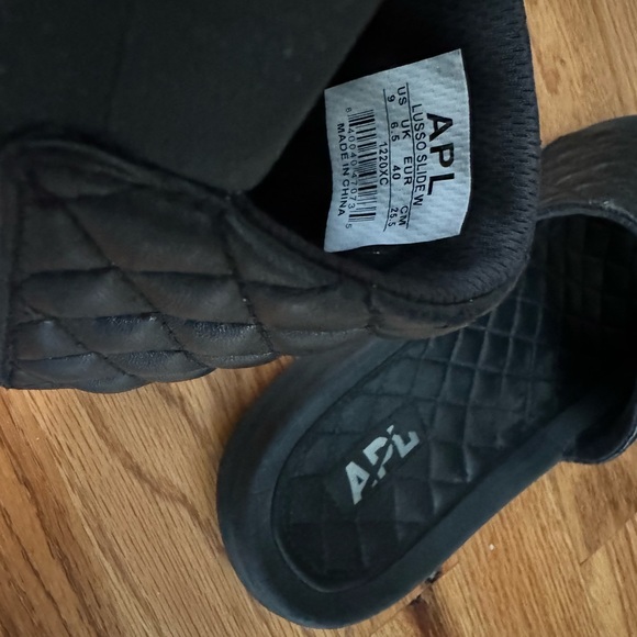APL LUSSO SLIDES - Picture 11 of 11
